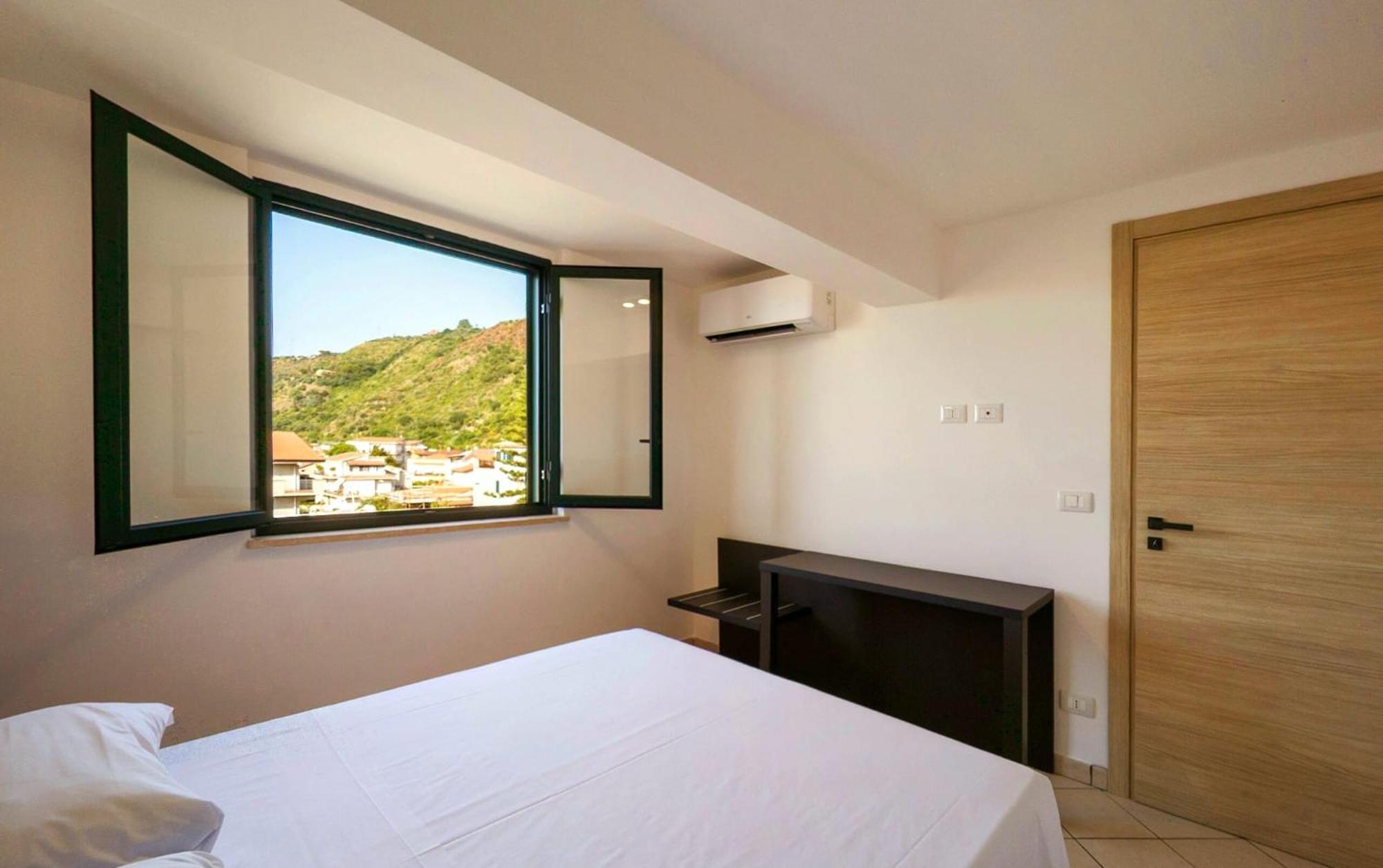 Magico Apartments - 450M Dalla Spiaggia Capo dʼOrlando Exterior foto